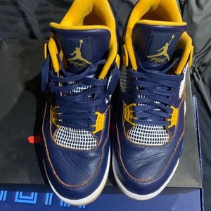 Jordan 4 dunk from above